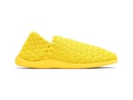 The slip-on sneakers (Image via Bottega Veneta)